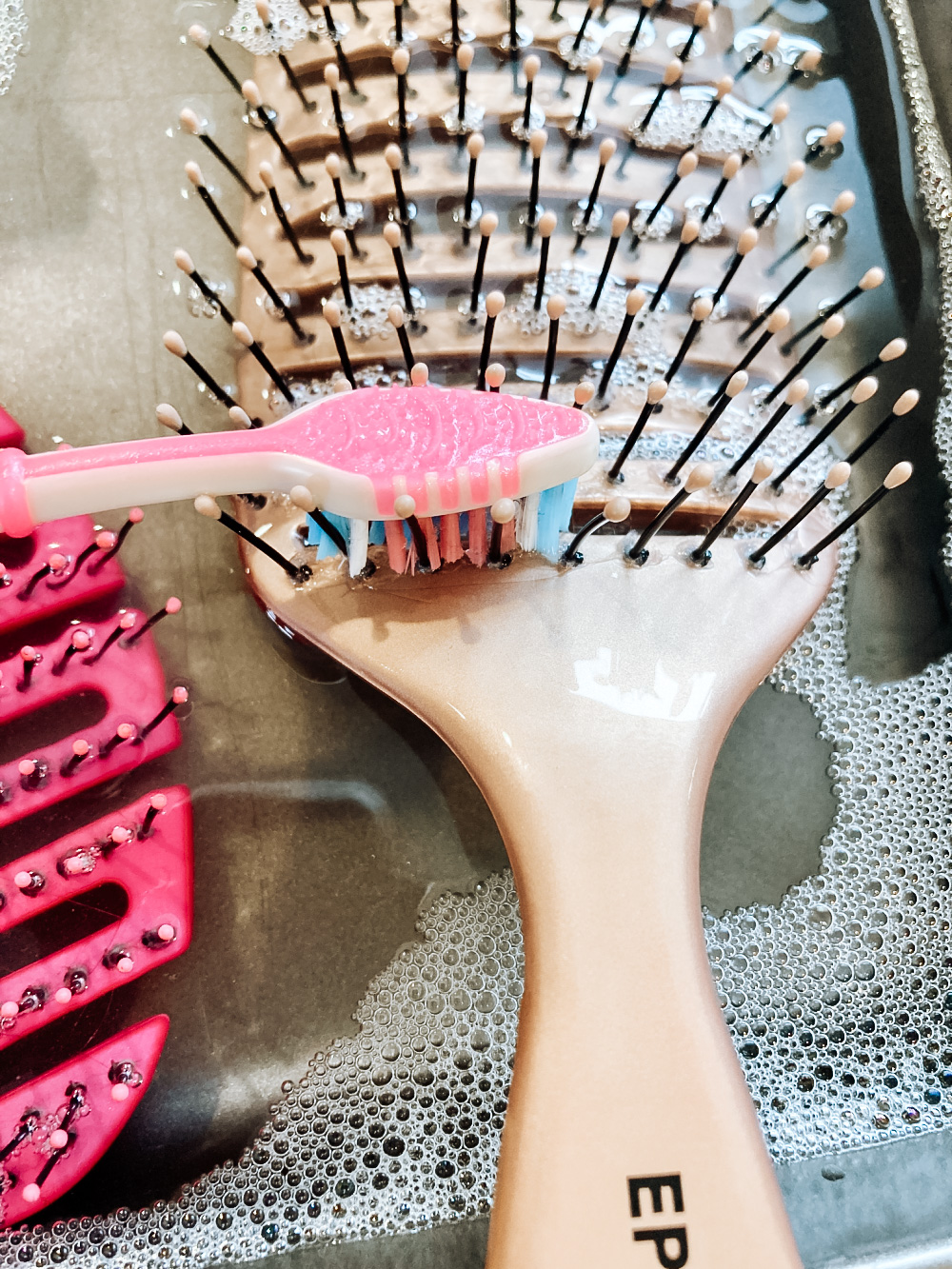 How to Clean Your Hairbrush