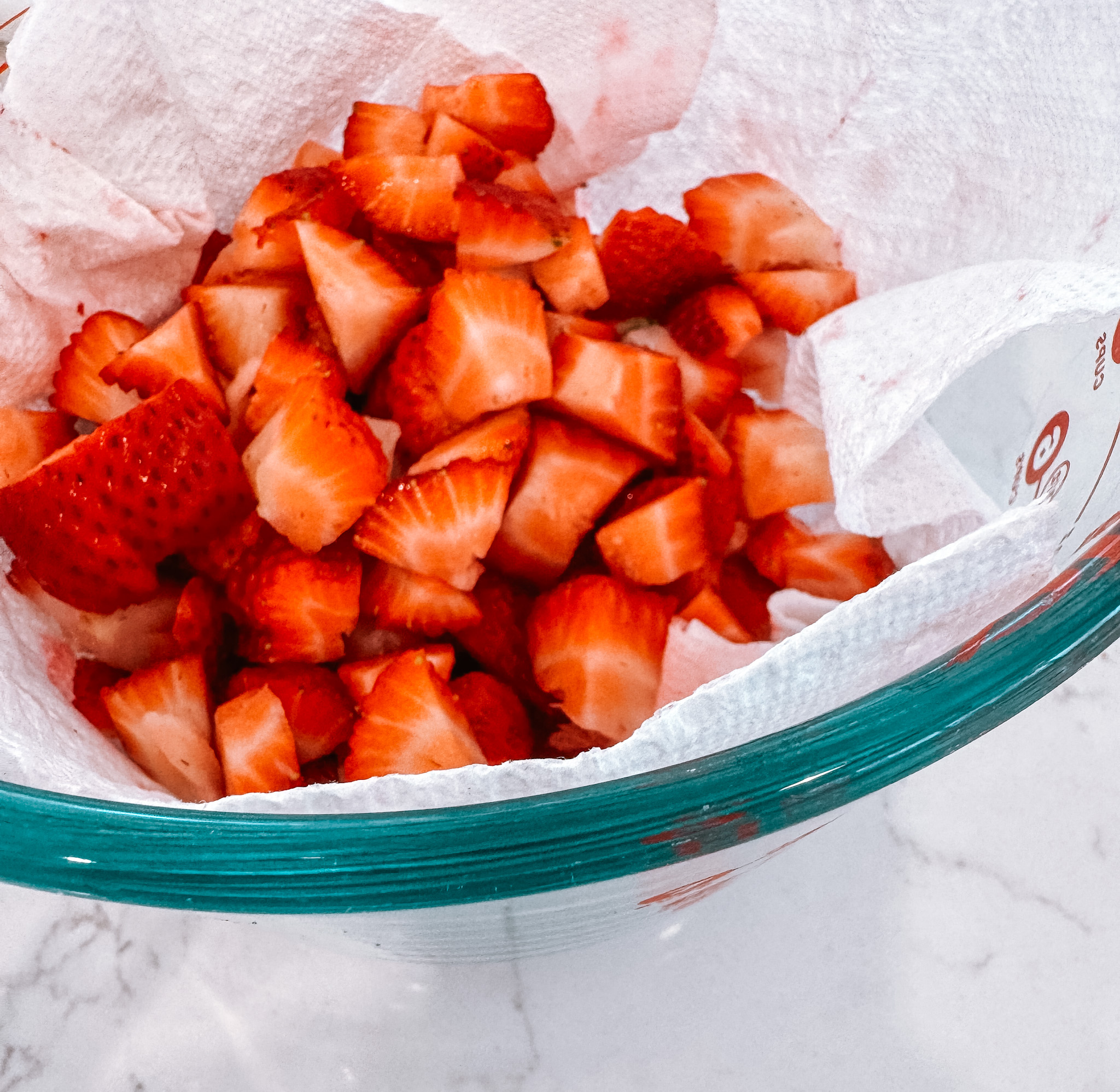 prepare the strawberries - Finnish Strawberry Cake